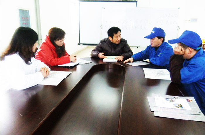 力特油劑團(tuán)隊(duì)研發(fā)討論